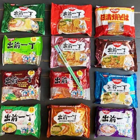 12 pacchetti di misti ramen NISSIN + OMAGGIO